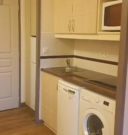 2m E1 213 - 354la Apartment